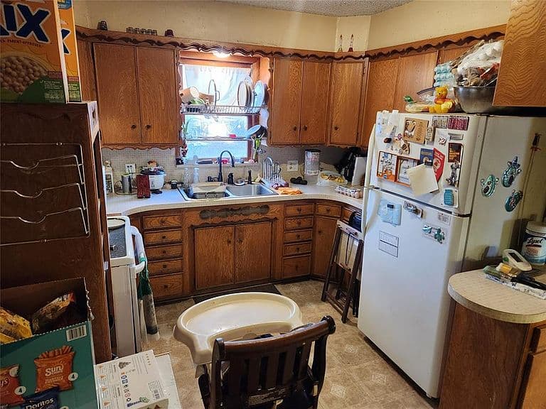 Listing photo 5