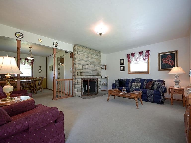 Listing photo 4