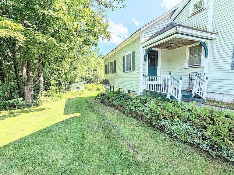 Listing photo 2