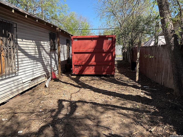 Listing photo 3