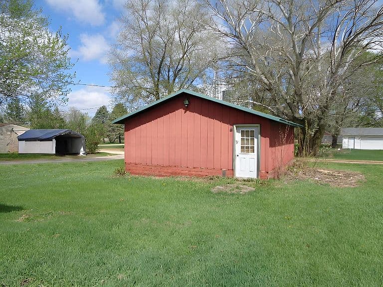 Listing photo 4