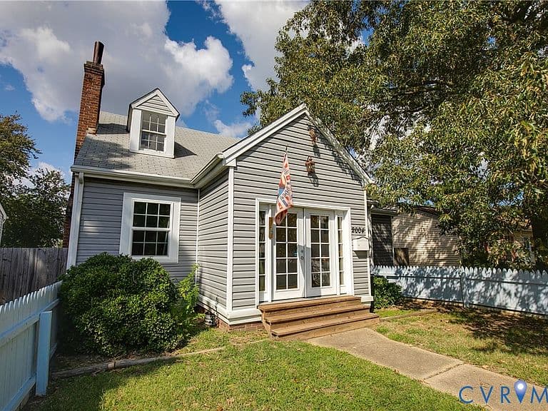 Listing photo 2