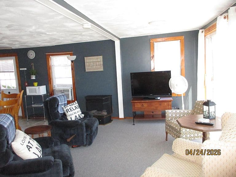 Listing photo 5