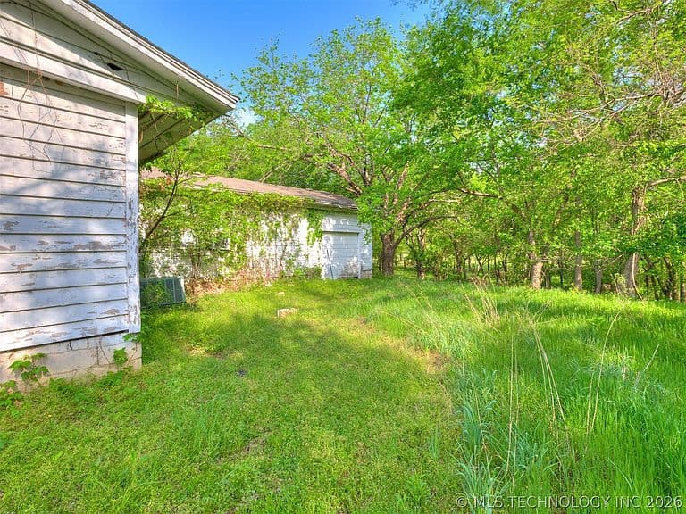 Listing photo 5