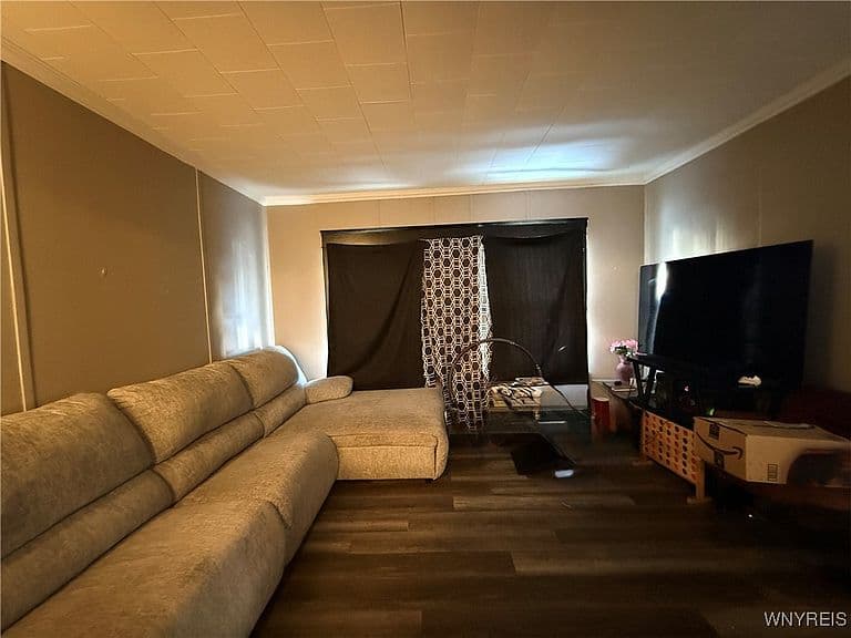 Listing photo 5