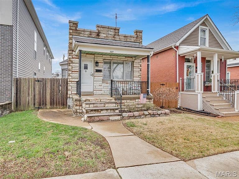 Listing photo 3