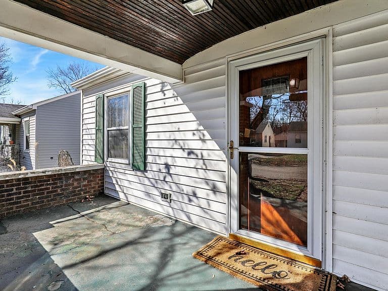 Listing photo 4