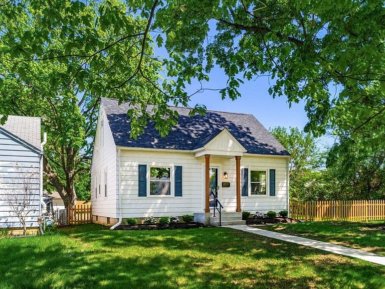Listing photo 3
