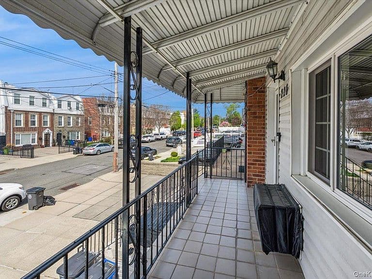 Listing photo 4