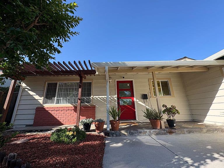 Listing photo 5