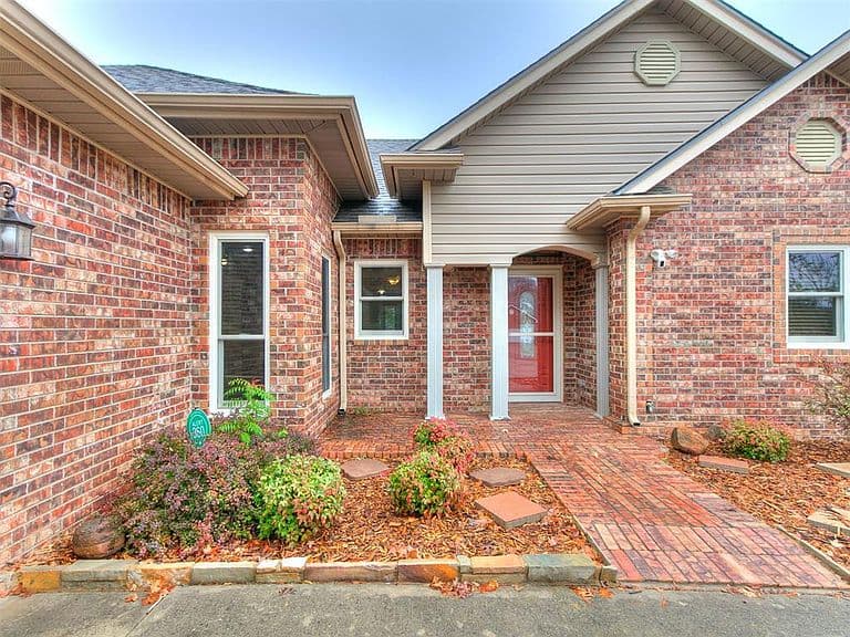 Listing photo 4