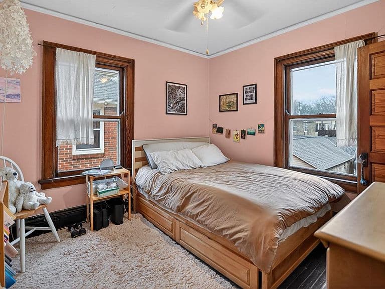 Listing photo 5