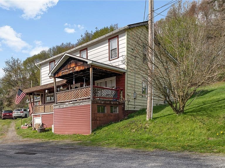 Listing photo 4