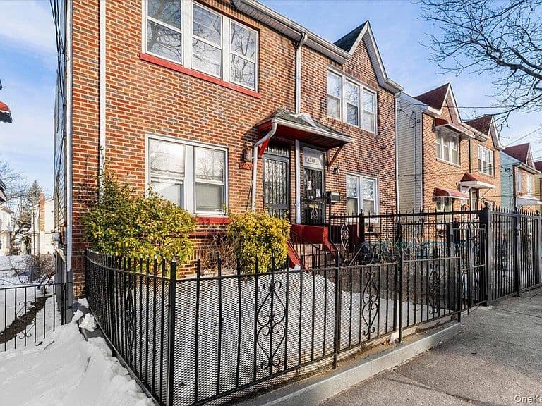 Listing photo 3