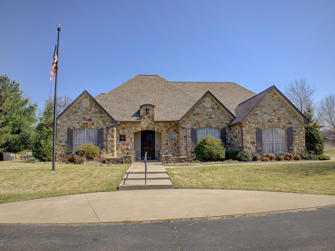 Primary listing photo