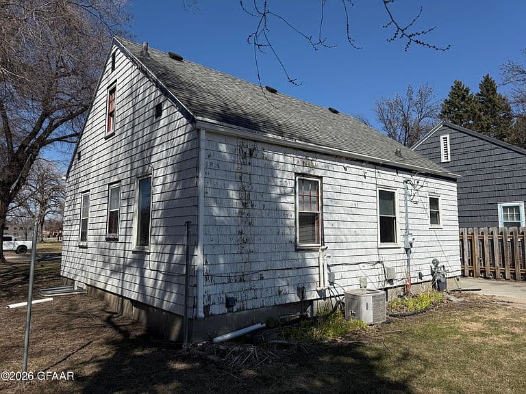 Listing photo 3
