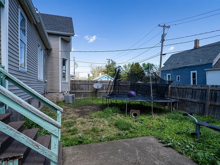 Listing photo 5