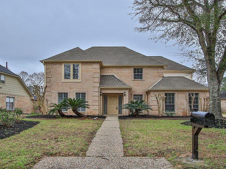 Listing photo 3