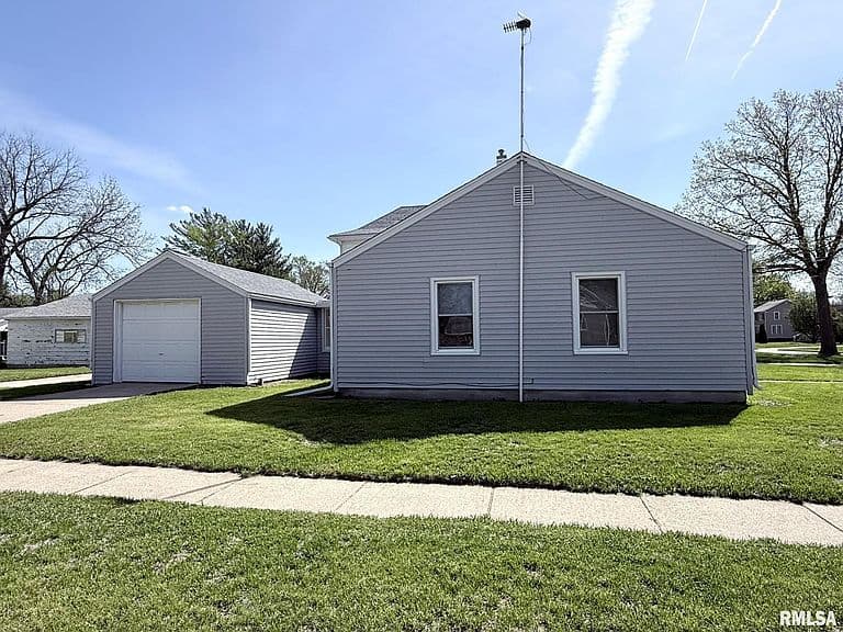 Listing photo 3