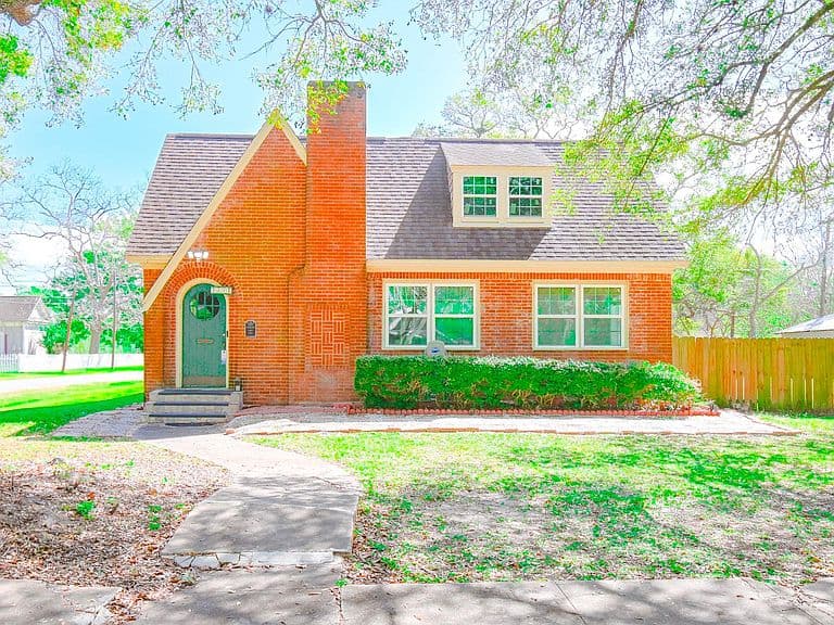 Listing photo 4