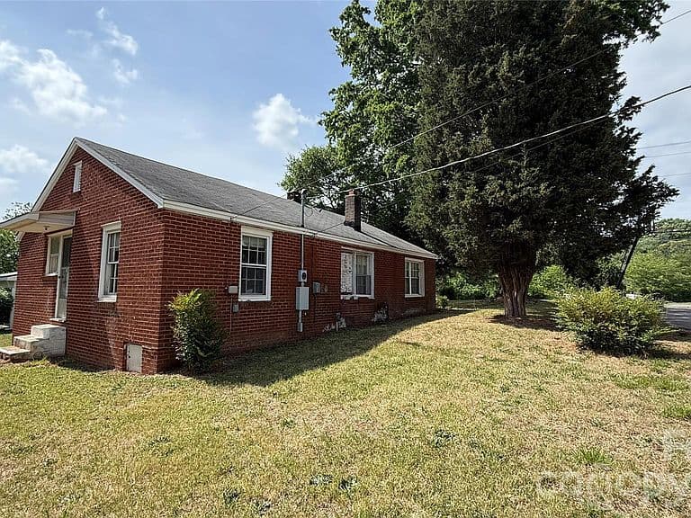 Listing photo 5