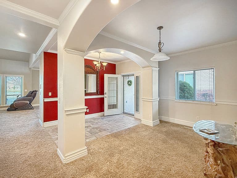 Listing photo 3