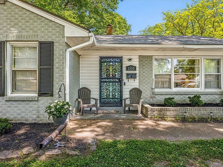 Listing photo 3