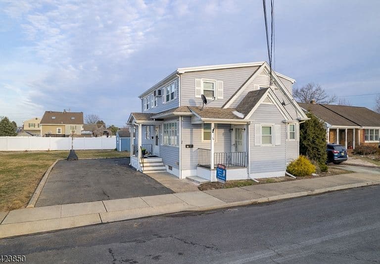 Listing photo 4