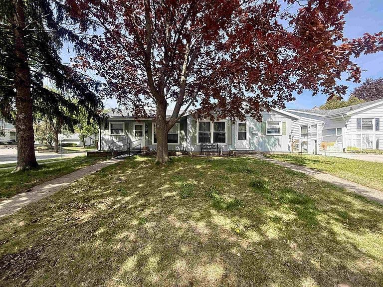 Listing photo 4