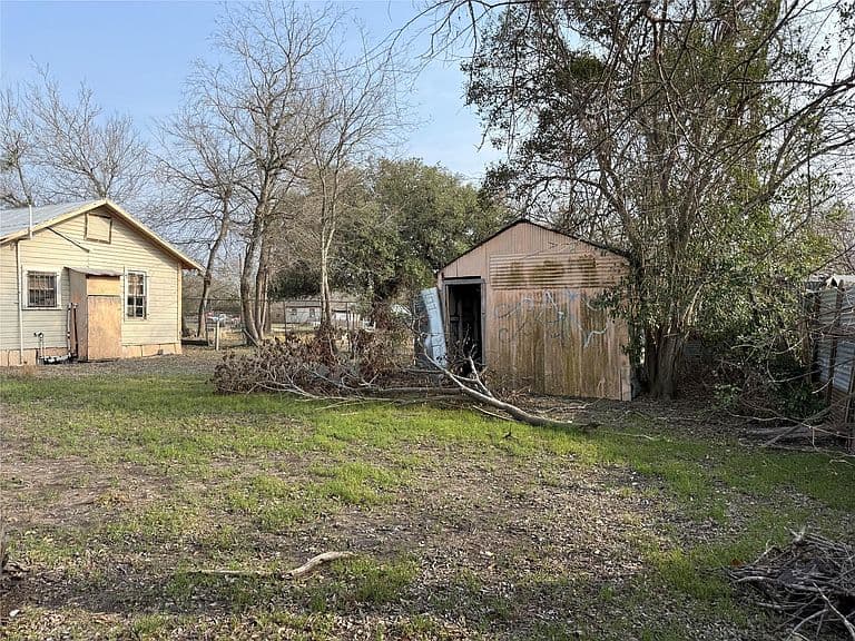 Listing photo 4