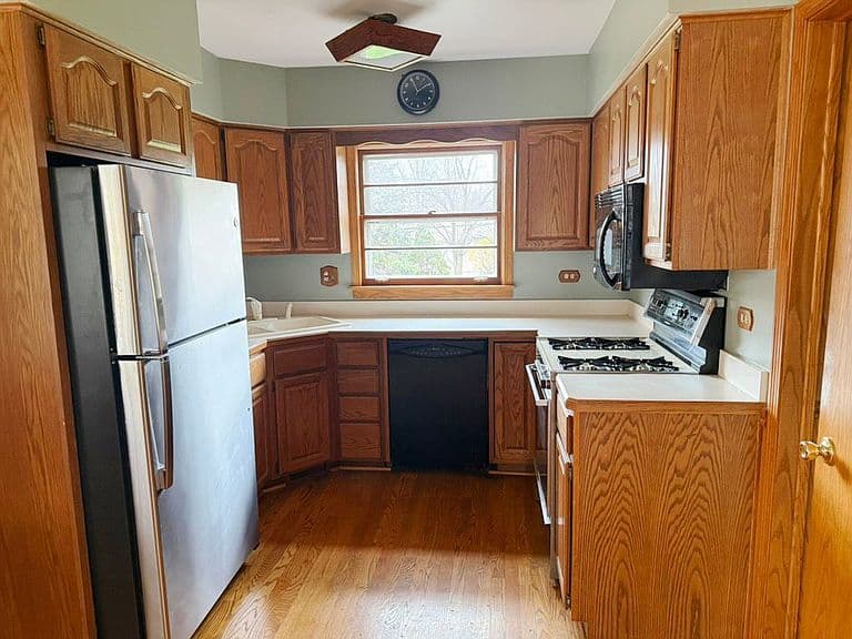 Listing photo 4