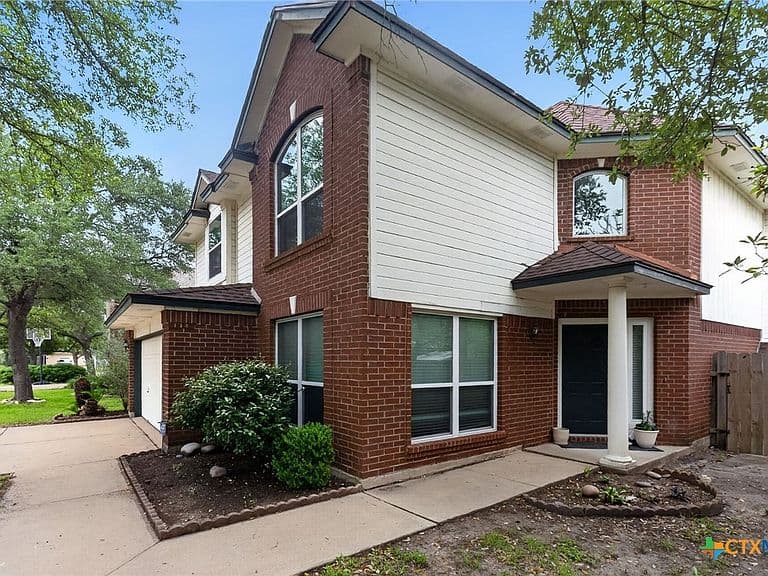 Listing photo 4