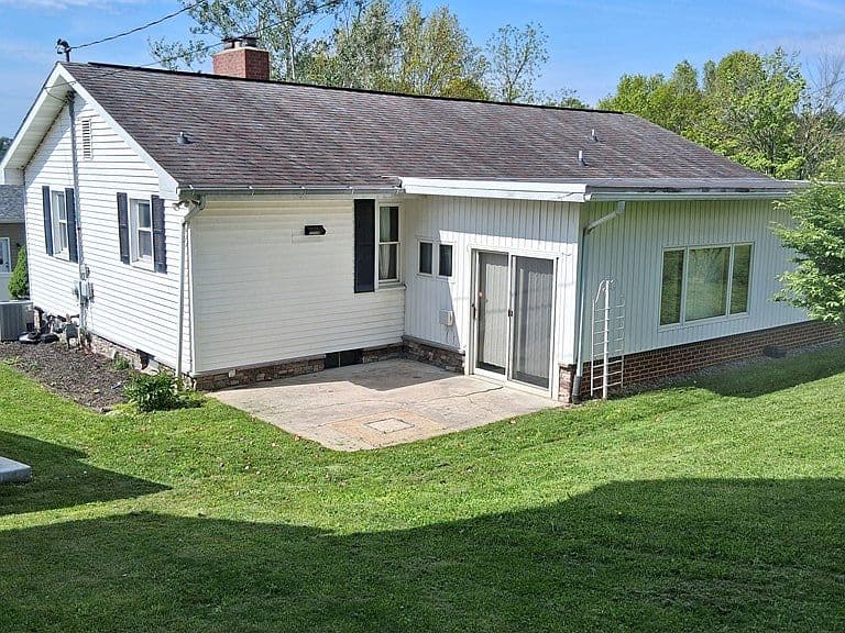 Listing photo 5