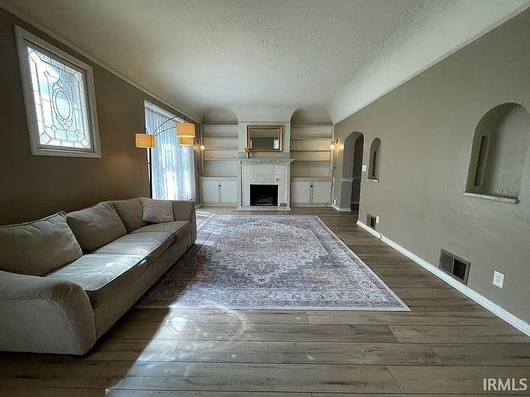 Listing photo 4
