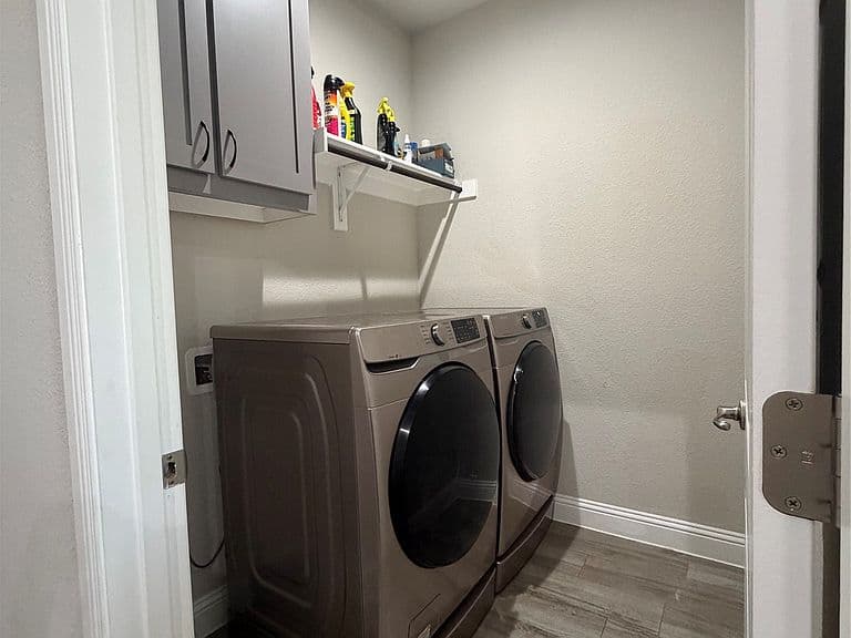 Listing photo 4
