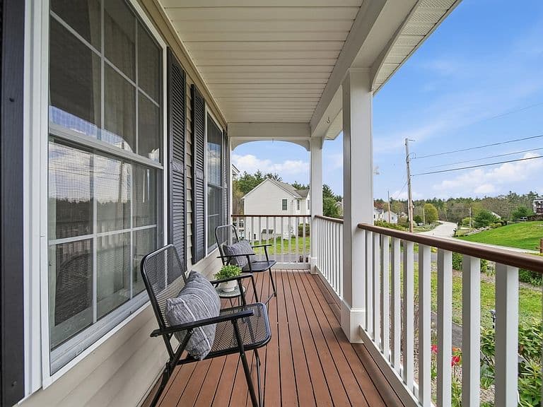Listing photo 2