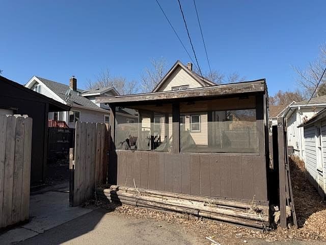 Listing photo 3
