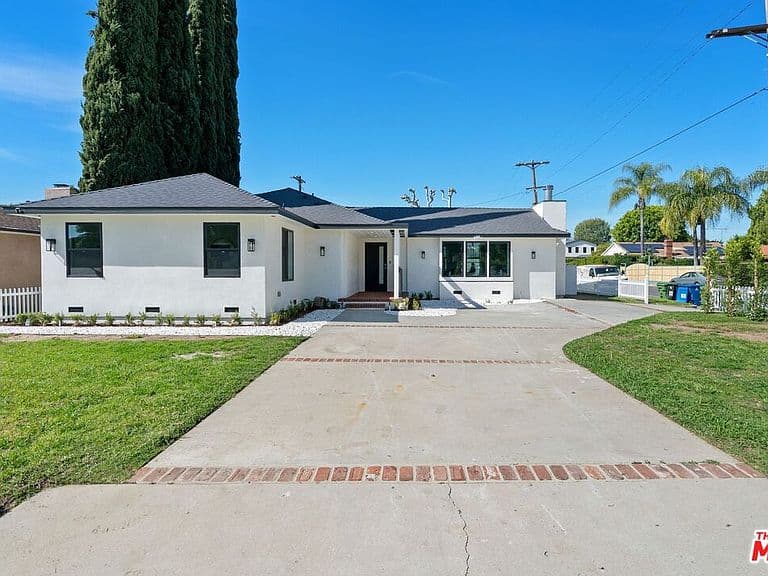 Listing photo 5