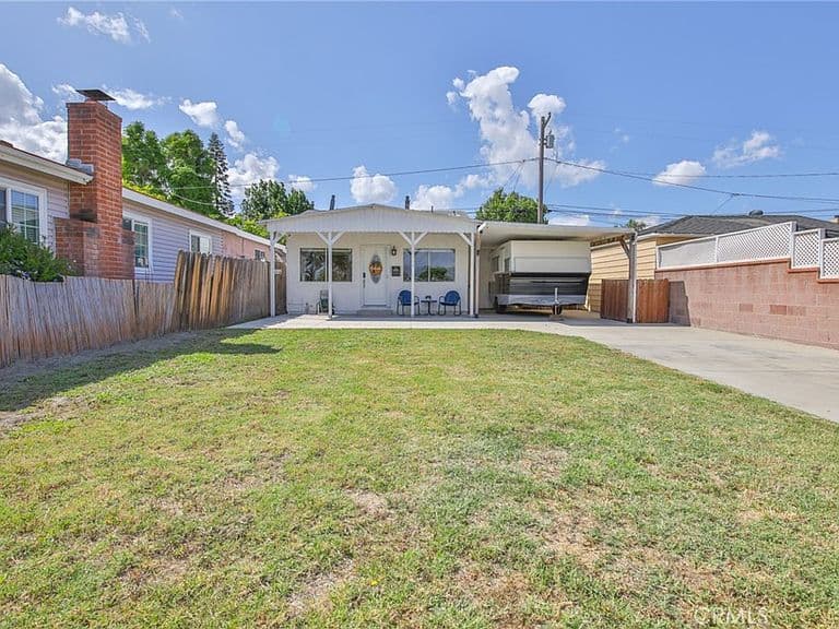 Listing photo 5