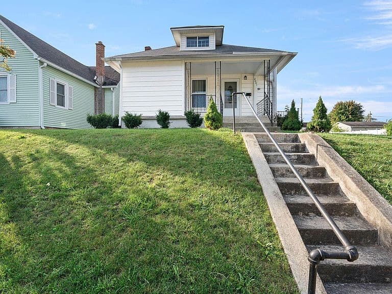 Listing photo 3