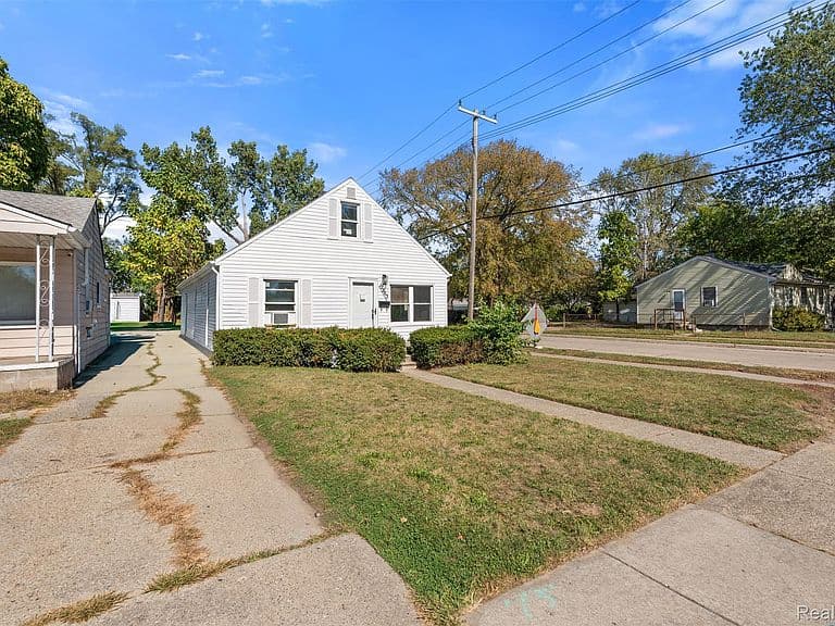 Listing photo 4