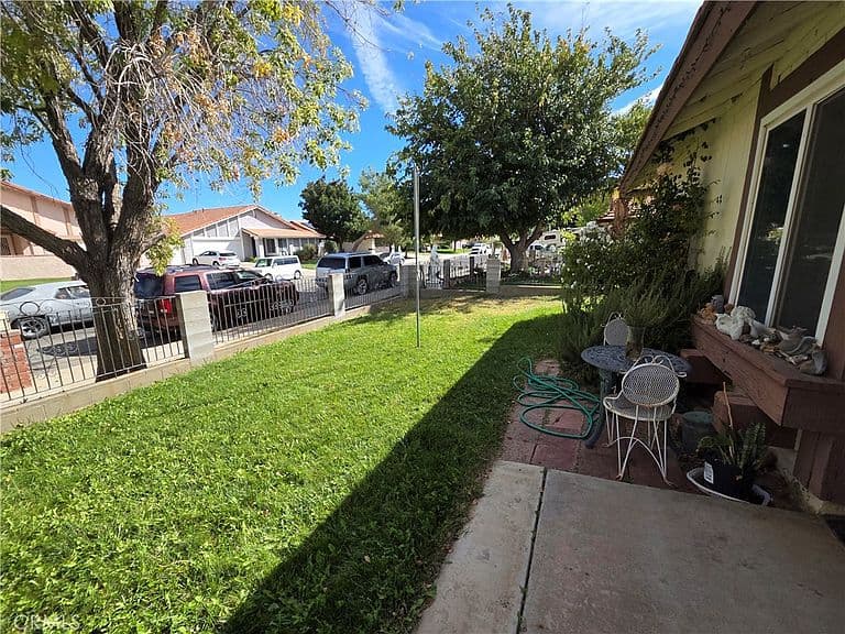 Listing photo 4