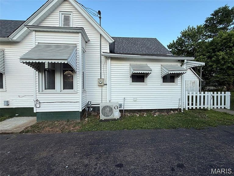 Listing photo 5