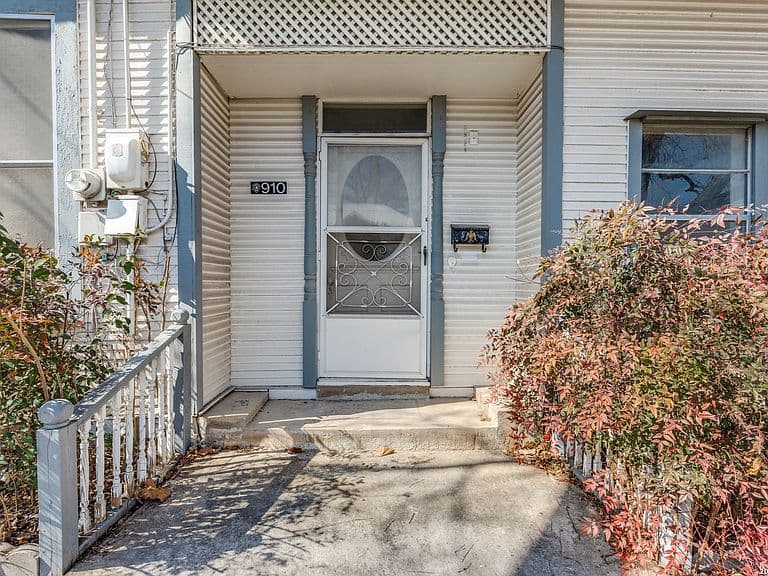 Listing photo 4