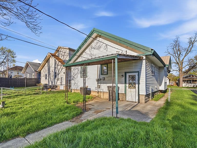 Listing photo 4