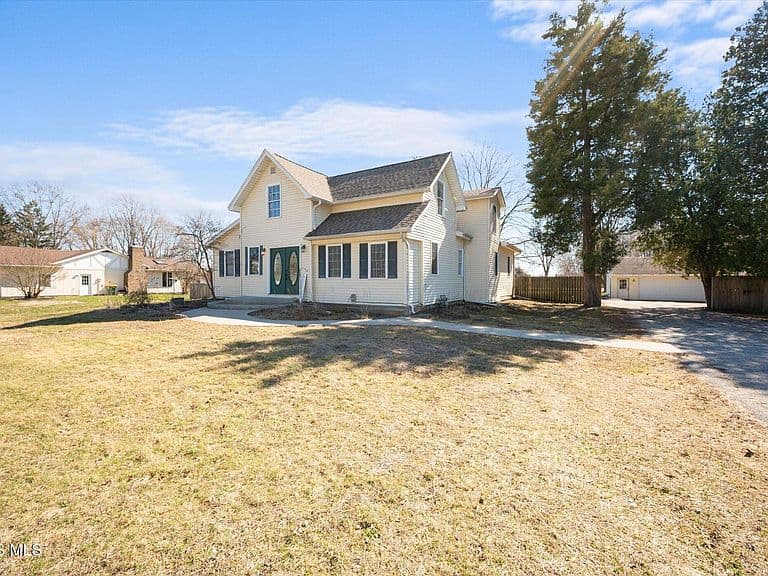 Listing photo 3
