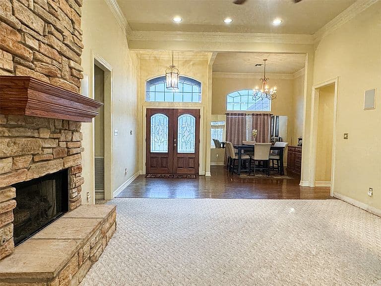 Listing photo 3