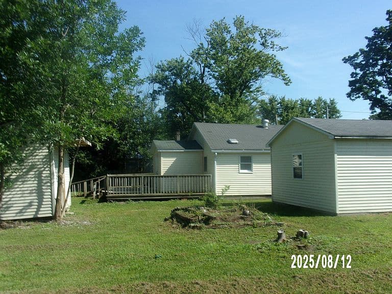 Listing photo 5