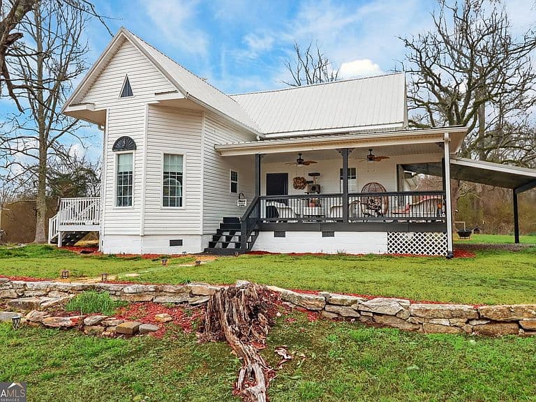 Listing photo 2