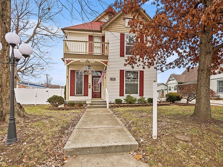 Listing photo 2